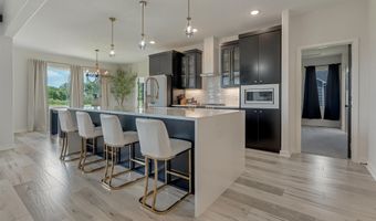 2021 Fairway Dr, Auburn, IN 46706