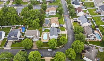 10 Butternut Ln, Bayville, NJ 08721