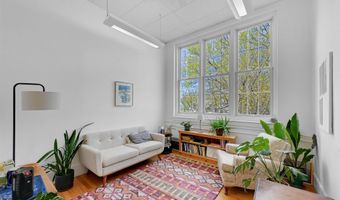 14 School St, Bristol, VT 05443