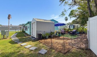 56 Leisure Dr, Auburndale, FL 33823