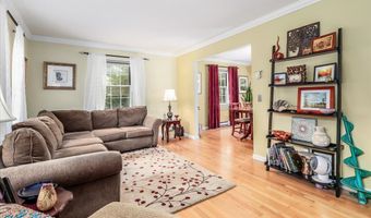 89 Candlewood Lake Rd, Brookfield, CT 06804