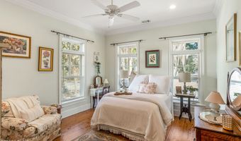 84 Gautier Pl, Beaufort, SC 29902