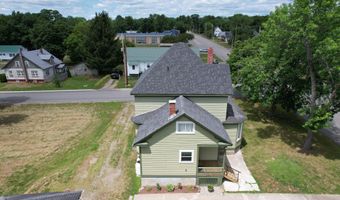 51 Broadway St, Baileyville, ME 04694