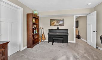 5039 W RED BARN Ct, Appleton, WI 54913