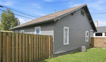 36 W Olive St, Aurora, MO 65605