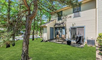 242 Perth Hill Ct, Aberdeen, NJ 07747