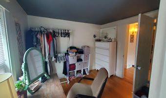 84 14th St, Bangor, ME 04401
