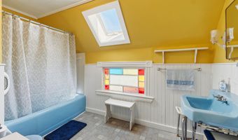 28 Chapel St, Augusta, ME 04330