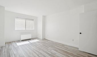 2059 HUNTINGTON Ave 111, Alexandria, VA 22303