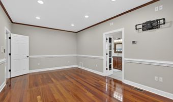 625 NW Locust St, Abingdon, VA 24210