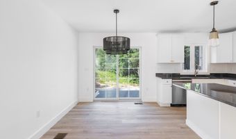 176 Rockwell Ave, Bristol, CT 06010