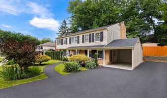 8418 STONE GATE Dr, Annandale, VA 22003