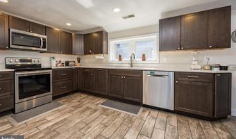 820 SHARPLESS Rd, Hockessin, DE 19707