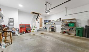 827 SW 46th St, Ankeny, IA 50023