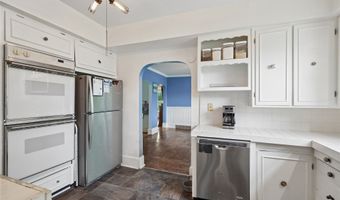 512 N D St, Albia, IA 52531