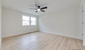 3023 N Windsor Dr, Arlington Heights, IL 60004