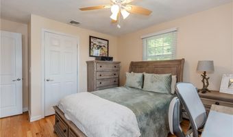 30 Warren Ave, Johnston, RI 02919