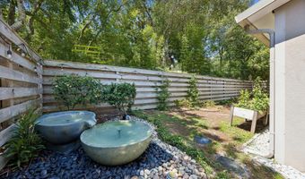 330 GARDEN Ln, Atlantic Beach, FL 32233
