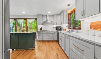 13 Holt Rd, Amherst, NH 03031