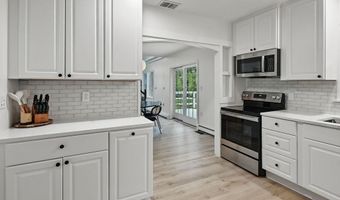 822 S COUNTY ROAD T, Amherst Junction, WI 54407