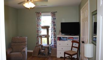 811 Thomas Dr, Angola, IN 46703