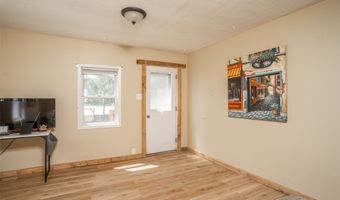3650 NE 54th Pl, Des Moines, IA 50317