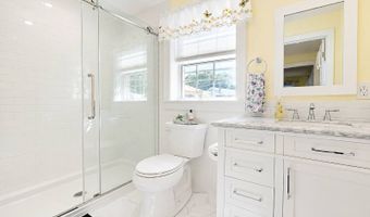 9 Ocean Ave, Amityville, NY 11701