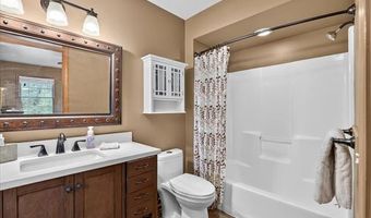 5061 Sandhill Rd, Almont, MI 48003