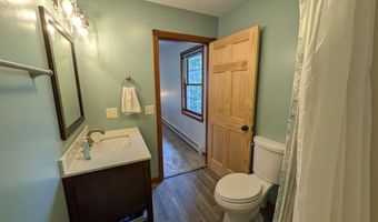 99 Yankee Ave, Bangor, ME 04401