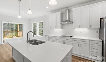 609 Muirfield Dr, Albemarle, NC 28001