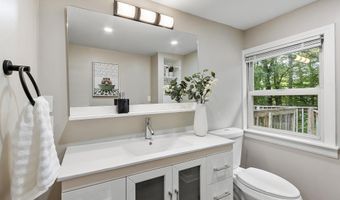 49 Sebbins Pond Dr, Bedford, NH 03110