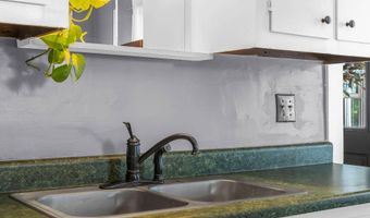 21 Laurel Ave, Auburn, ME 04210
