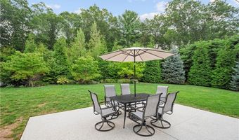 121 Stillwater Rd, Smithfield, RI 02917