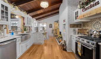 92 Turner Ave, Cranston, RI 02920