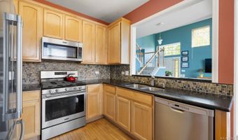 1 Parkside Ct, Algonquin, IL 60102