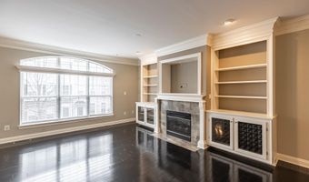 5067 DONOVAN Dr, Alexandria, VA 22304