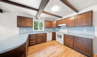 4 Laurel Dr, Albany, NY 12211
