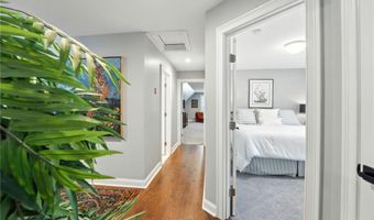 25 Rock Way, East Greenwich, RI 02818