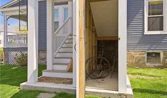 419 Broadway 5, Newport, RI 02840