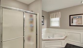 6765 WINDERMERE Ct, Allentown, PA 18104