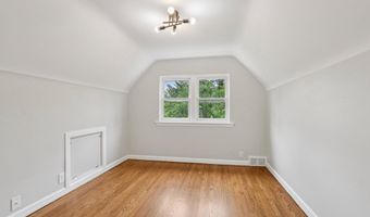 16 PARK Dr, Bellmawr, NJ 08031