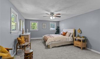 123 Stone Gate Dr, North Kingstown, RI 02852
