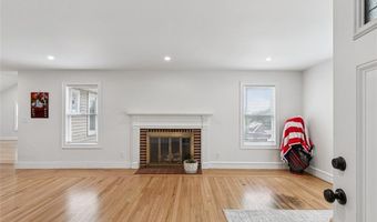 9 Country Pkwy, North Providence, RI 02911