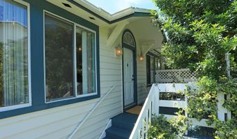 1879 BEACH Ave, Atlantic Beach, FL 32233