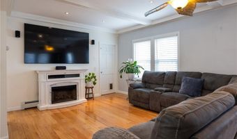 34 Shore Rd, East Providence, RI 02915
