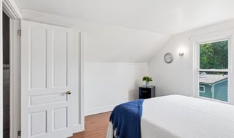 51 Cayuga Ct, Burlington, VT 05408