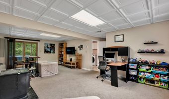 114 Tiffany Ln, Bristol, CT 06010