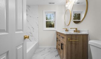 117 W Chippen Hill Rd, Burlington, CT 06013