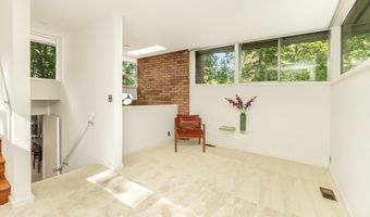 2707 Englave Dr, Ann Arbor, MI 48103