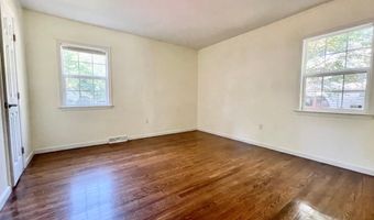 19 HICKORY Ln, Dover, DE 19904